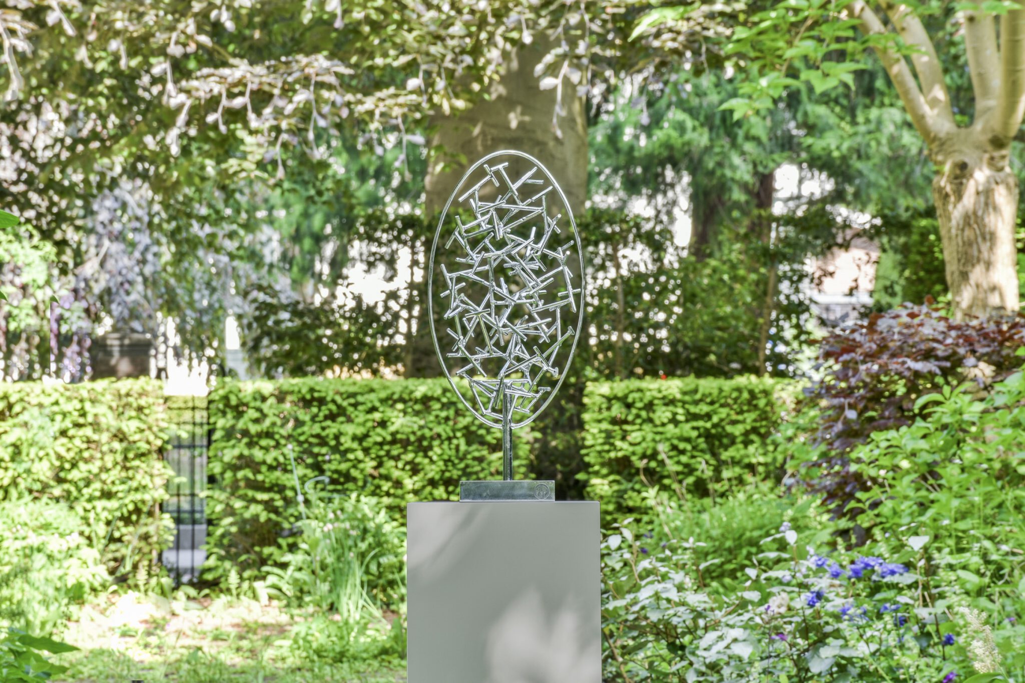 Outdoor sculpture stainless steel by annet van egmond