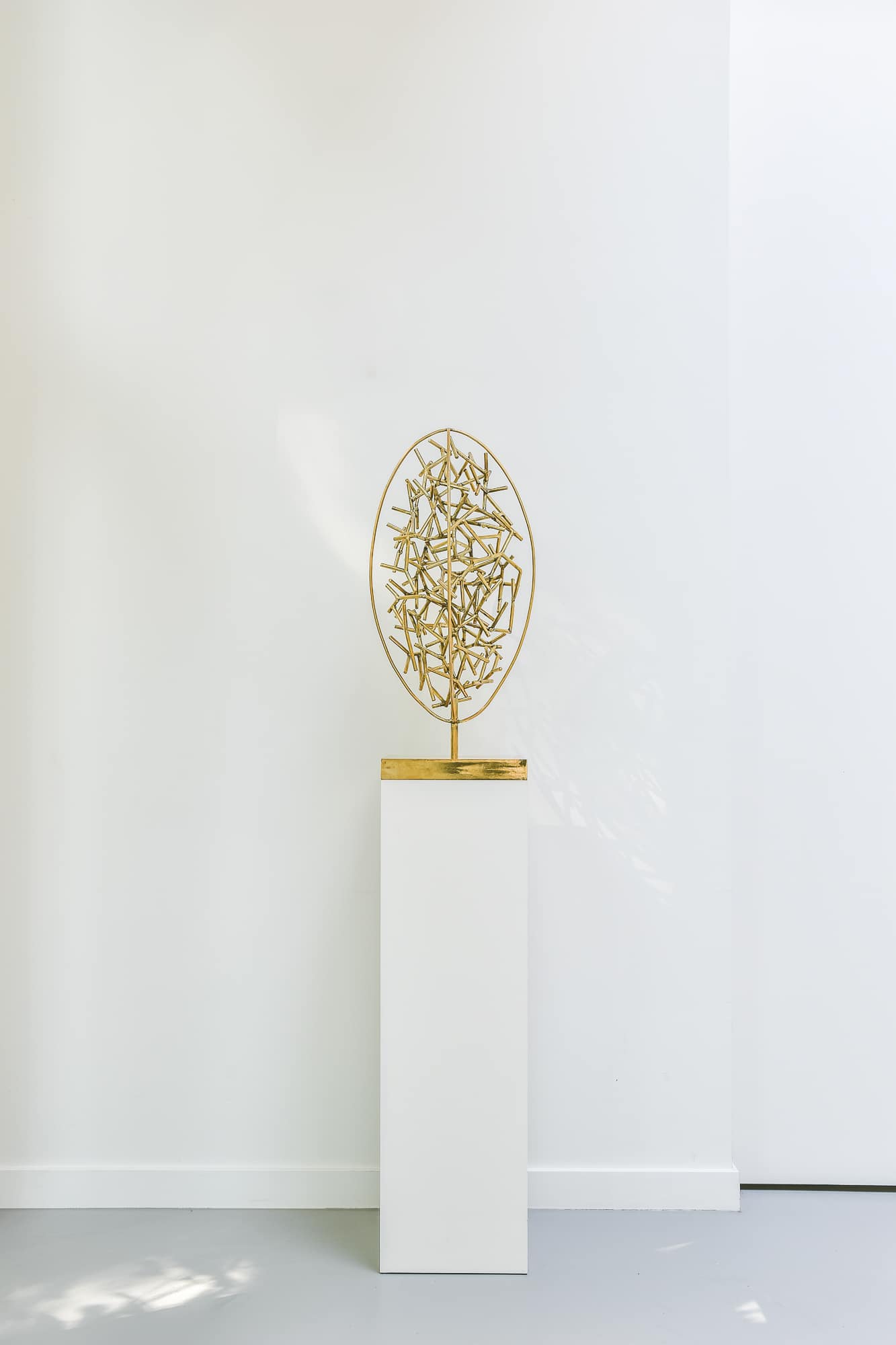 Indoor sculpture brass steel by annet van egmond