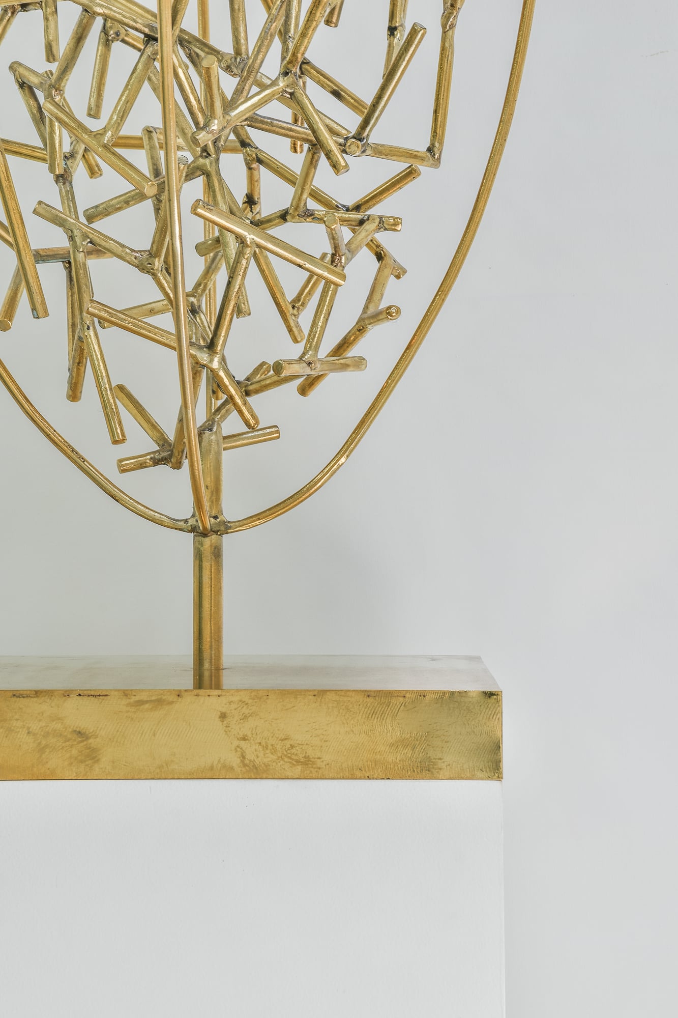 Indoor sculpture brass steel by annet van egmond